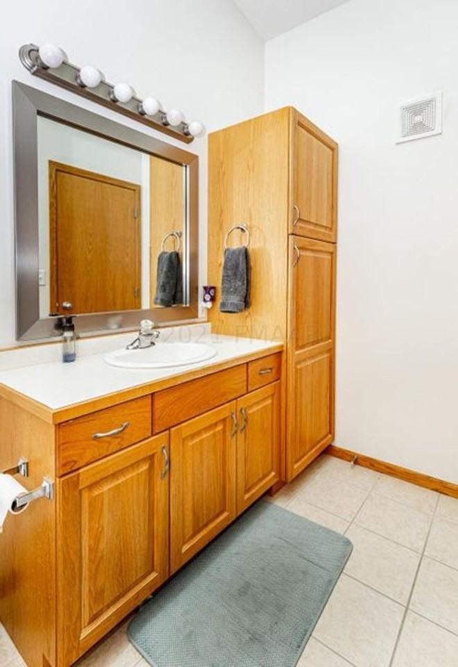 4292 39th Ave S - Photo 5 of 11