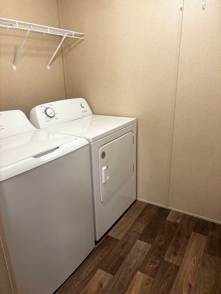 300 Cherokee Ln - Photo 4 of 7