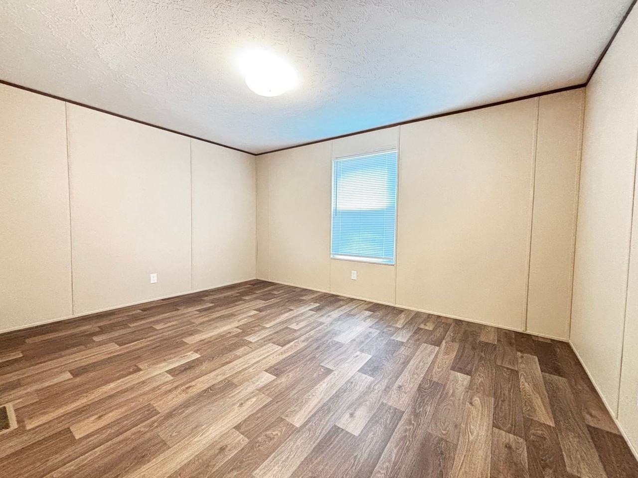 300 Cherokee Ln - Photo 5 of 7