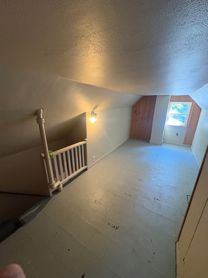 202 Van Buren St - Photo 7 of 15
