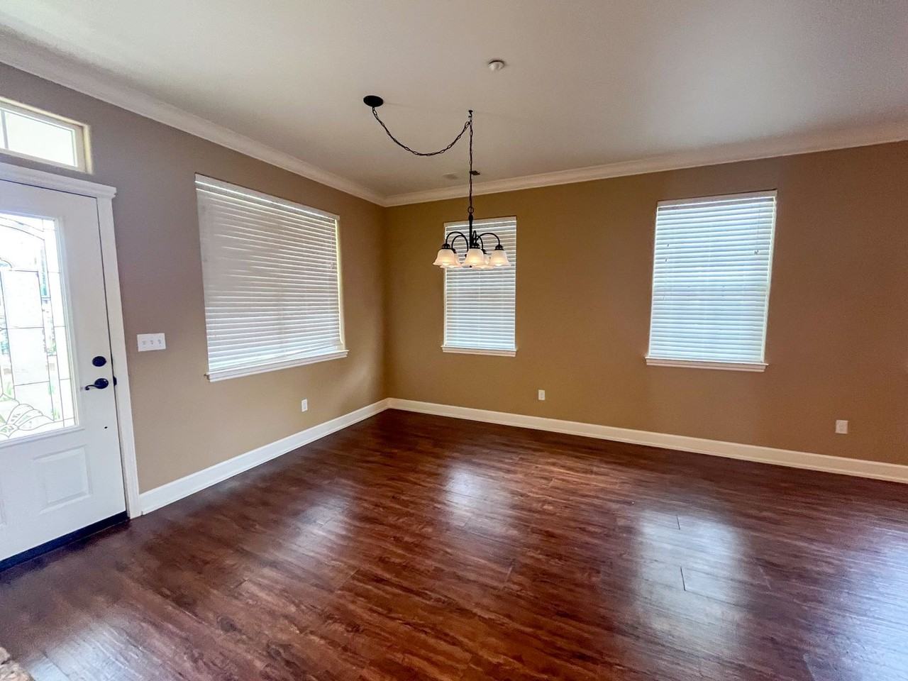 1356 Marjorie Ct - Photo 3 of 12
