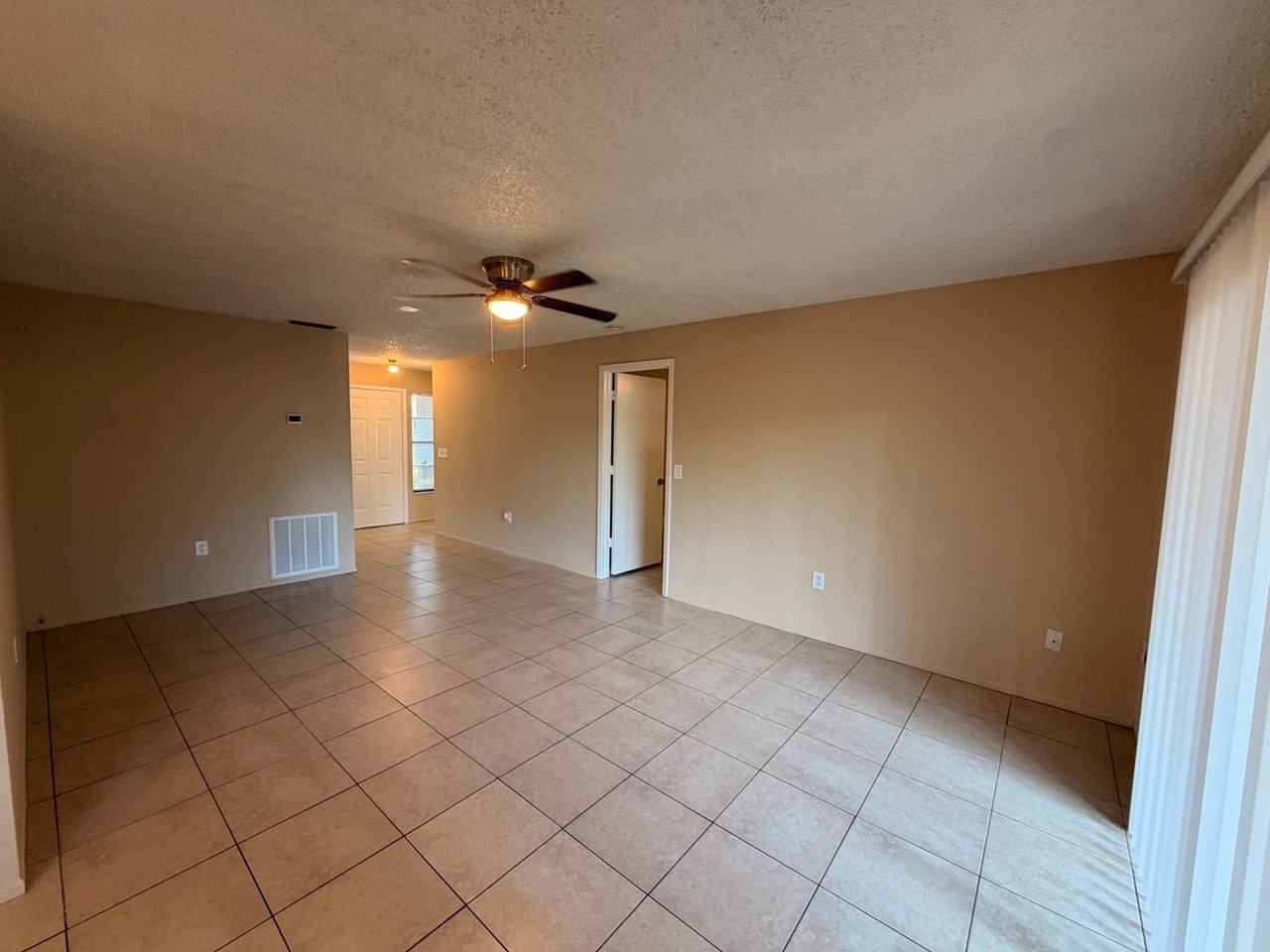 3109 Elmer St - Photo 4 of 17