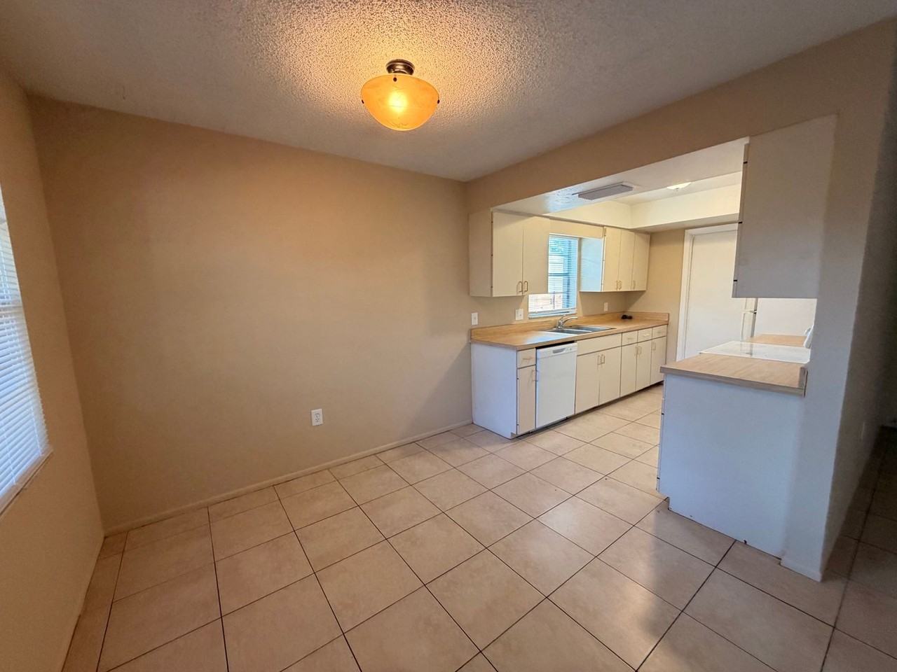 3109 Elmer St - Photo 5 of 17