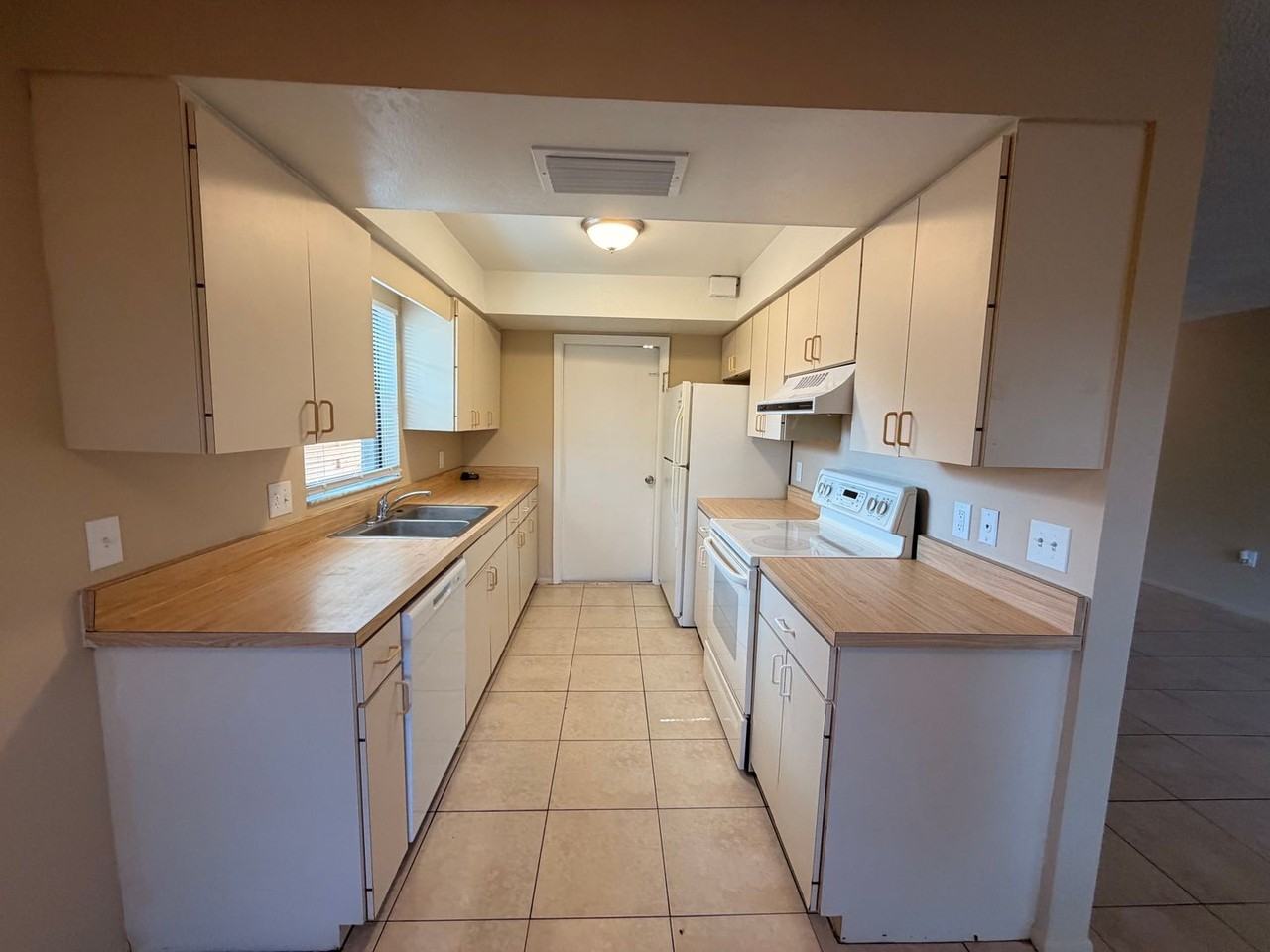 3109 Elmer St - Photo 6 of 17