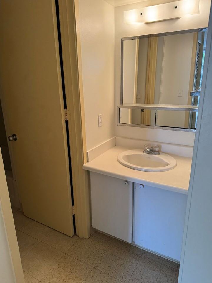 1600 Wilikina Dr #B606 - Photo 7 of 11