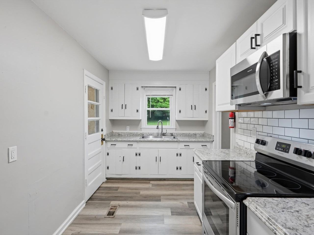 1220 19th Ave Se - Photo 7 of 20