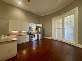 featured image of 7 W Mulberry St