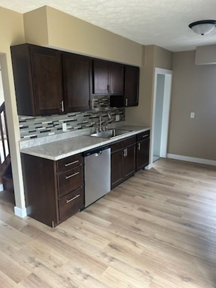 3137 S 2nd St - Photo 5 of 9