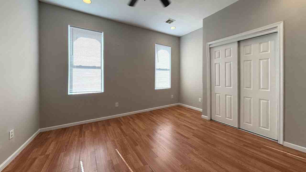 2543 N 18th St - Photo 5 of 19