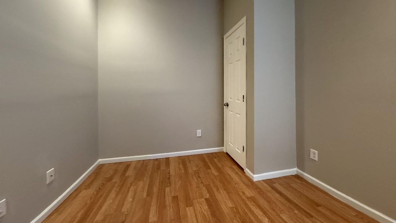 2543 N 18th St - Photo 6 of 19