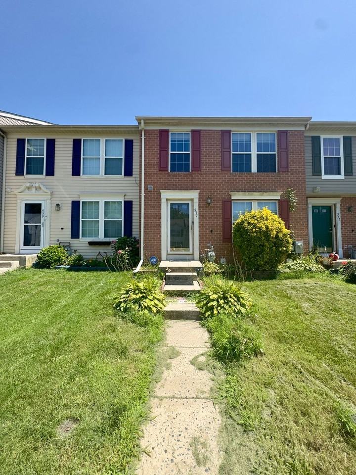 537 Macintosh Cir