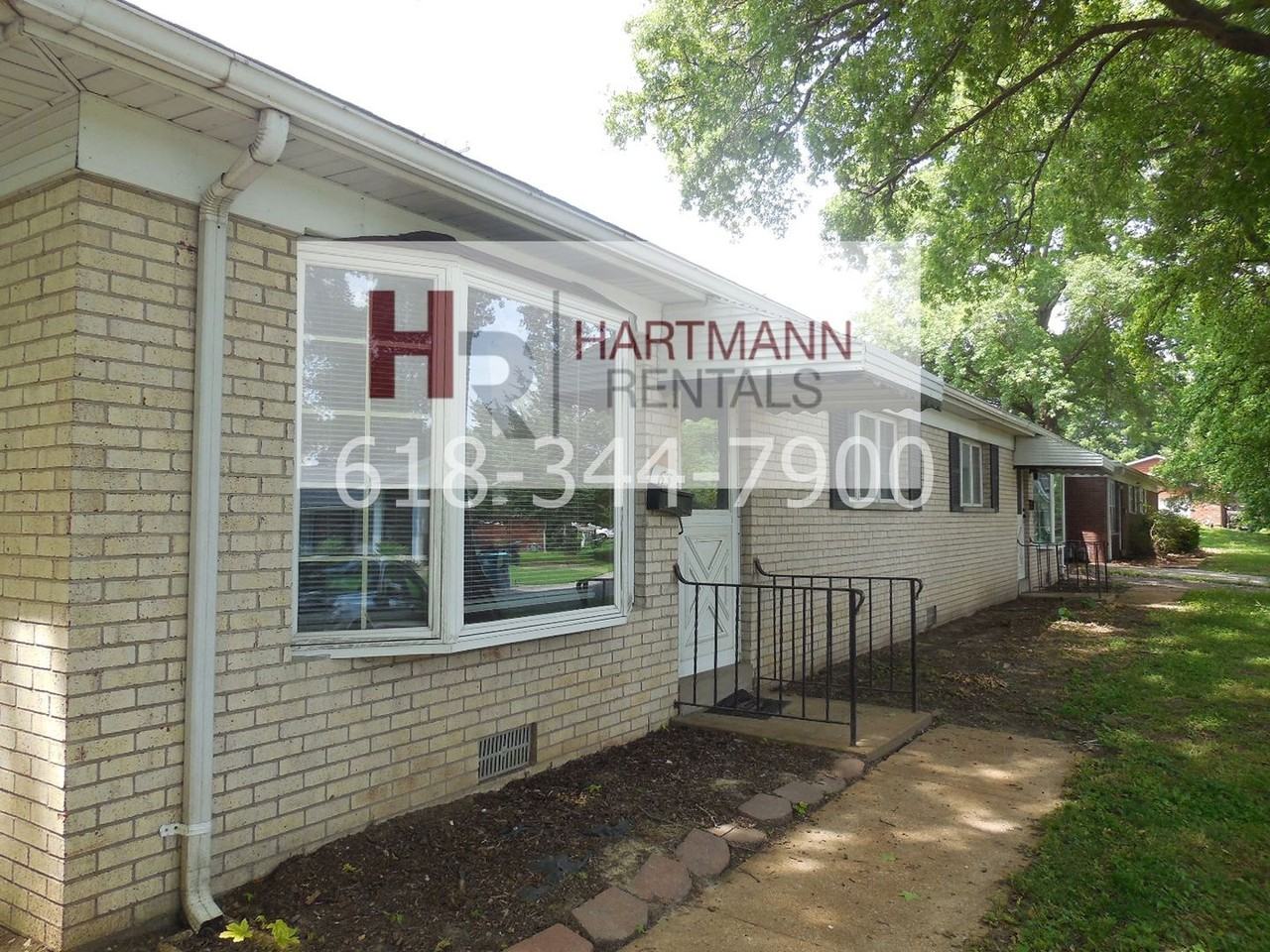 63 Mary Jo Dr - Photo 2 of 8