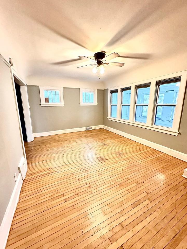 1506 S 81st St #1506 - Photo 6 of 8