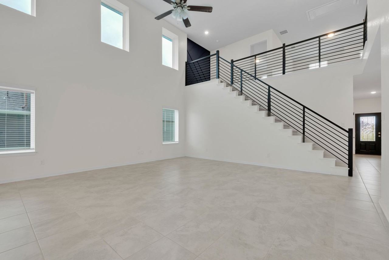 144 Foxhound Path - Photo 2 of 28