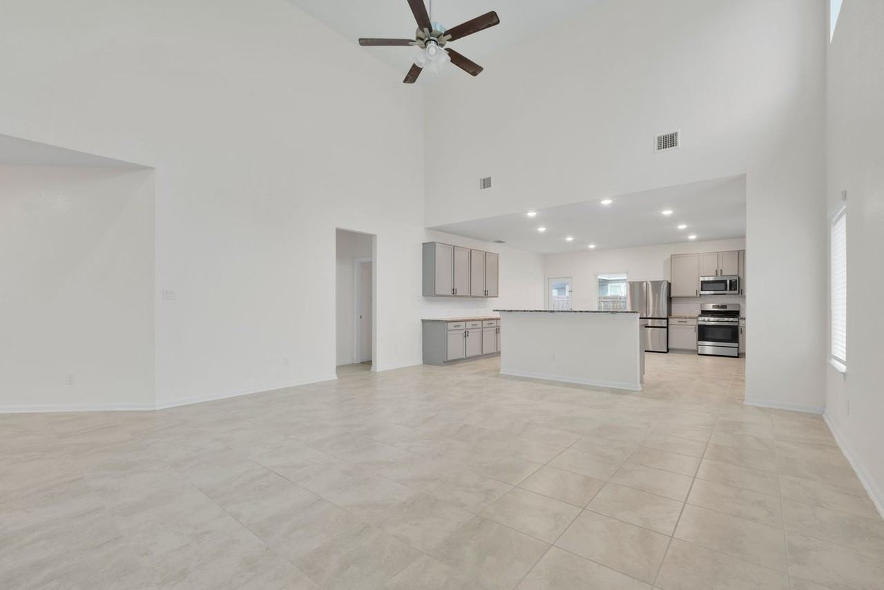 144 Foxhound Path - Photo 3 of 28