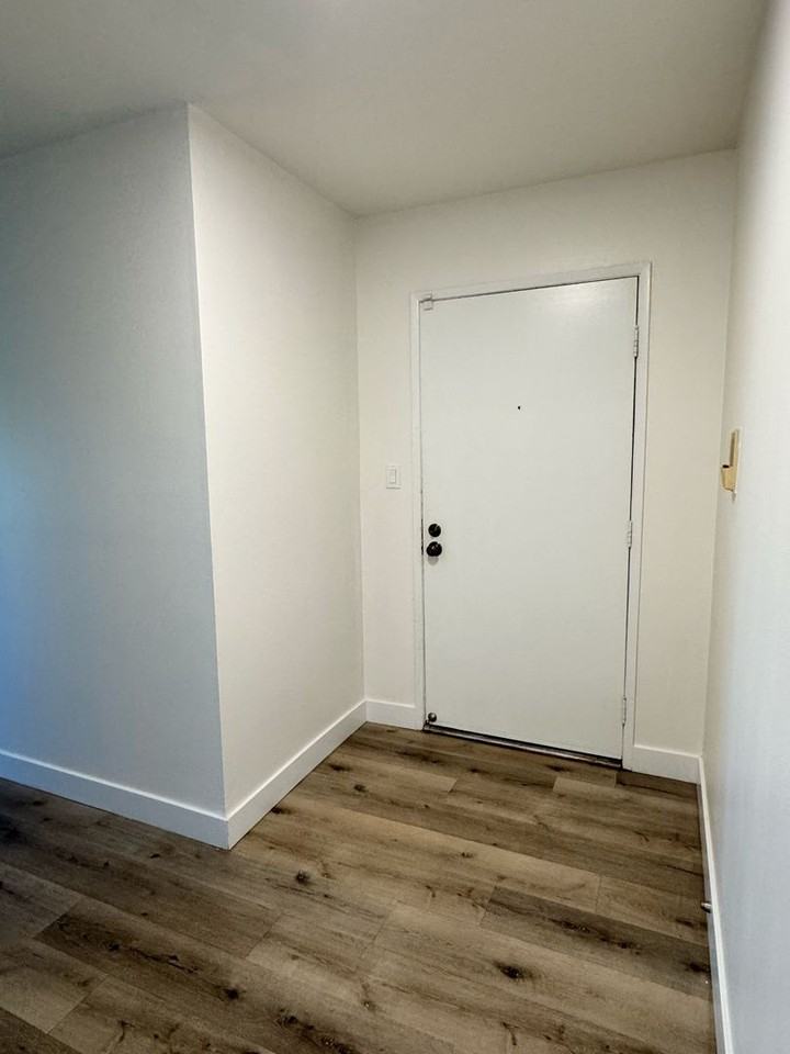1061 Park Ave #304 - Photo 3 of 26