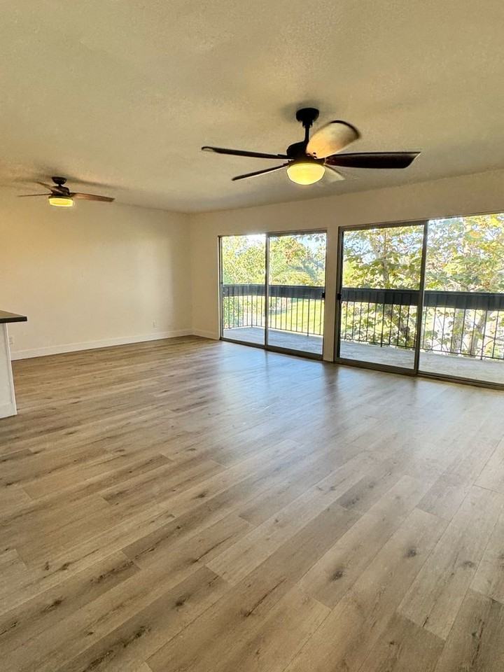 1061 Park Ave #304 - Photo 5 of 26