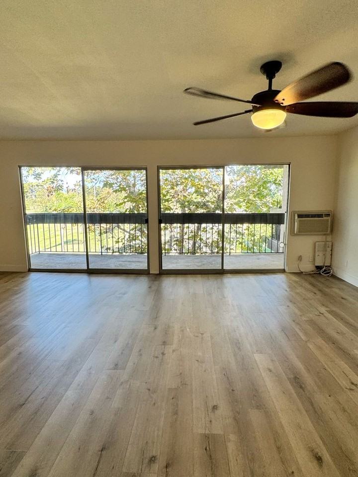 1061 Park Ave #304 - Photo 6 of 26