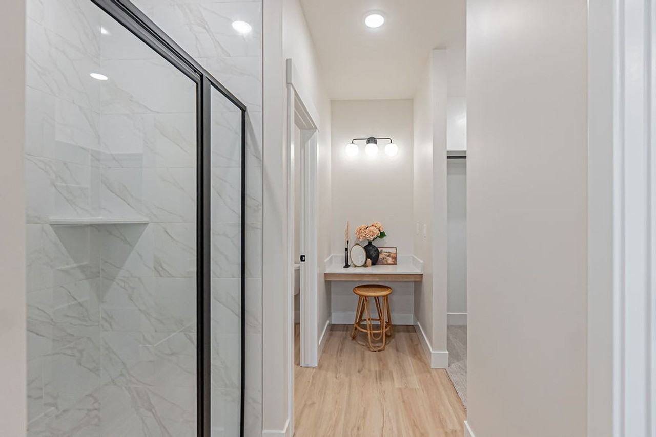 455 S Blue Spruce Ave - Photo 6 of 50