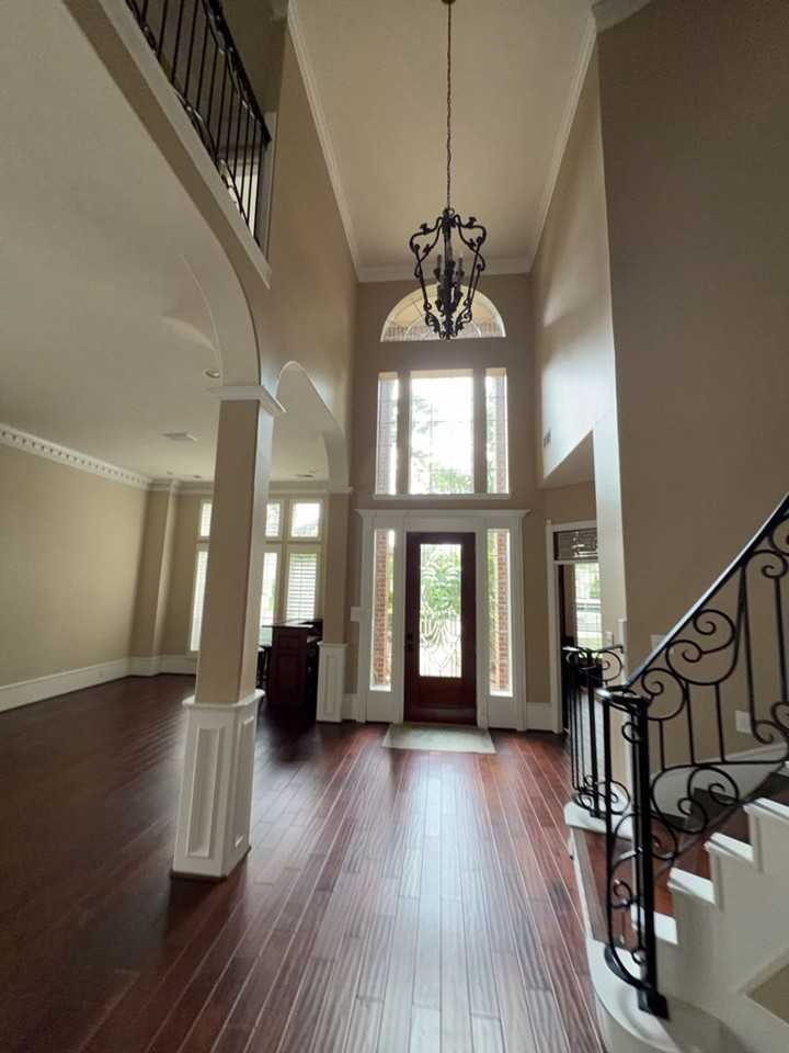 16410 Emilia Ct - Photo 2 of 37