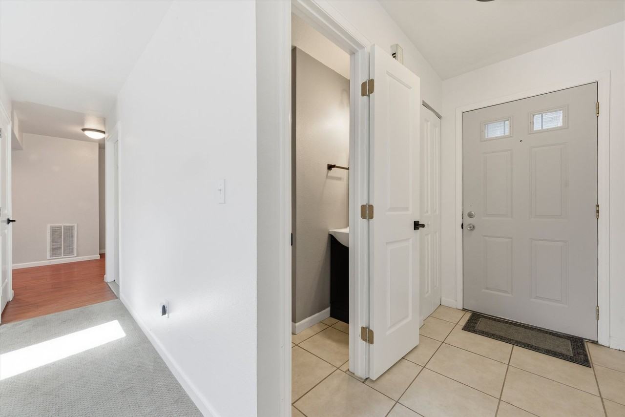 13002 Harrison Dr - Photo 5 of 22