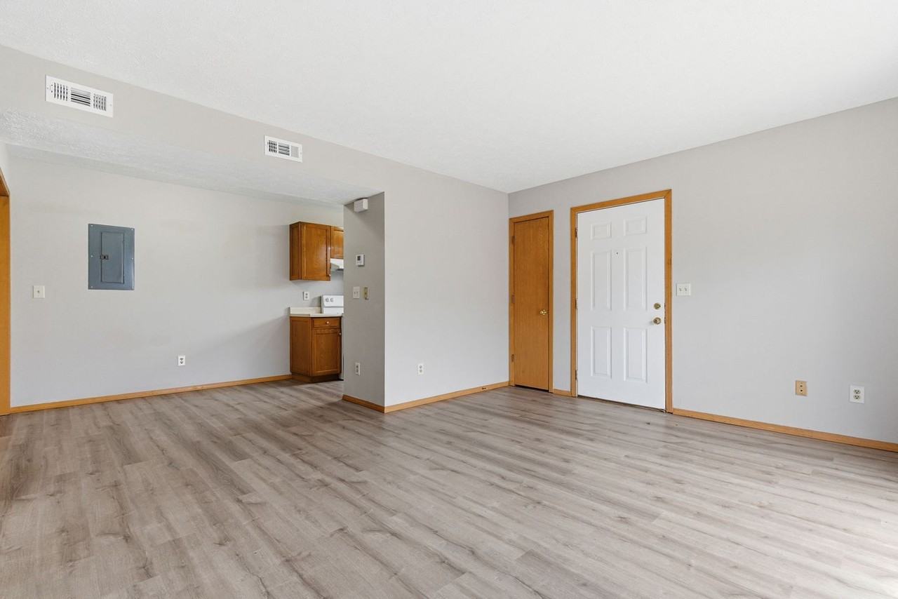 3360 S Fairway Ave - Photo 2 of 25