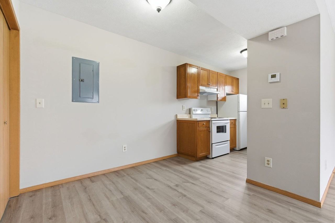 3360 S Fairway Ave - Photo 7 of 25