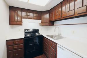 featured image of 3001 E Jefferson Blvd