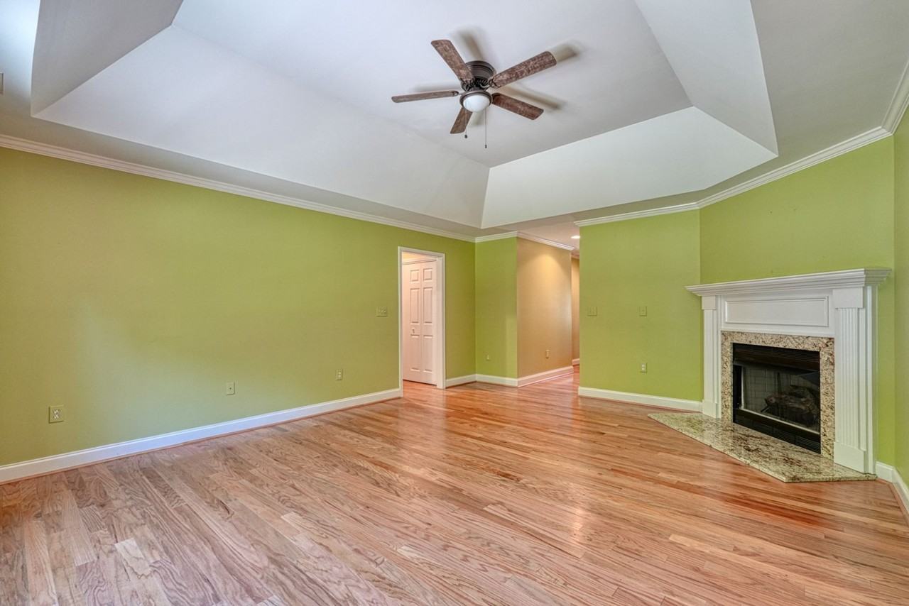 210 Rivermill Ct - Photo 6 of 37