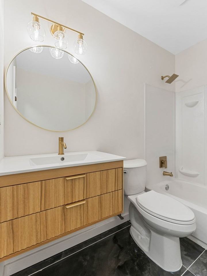 7 Andrea Dr - Photo 3 of 30