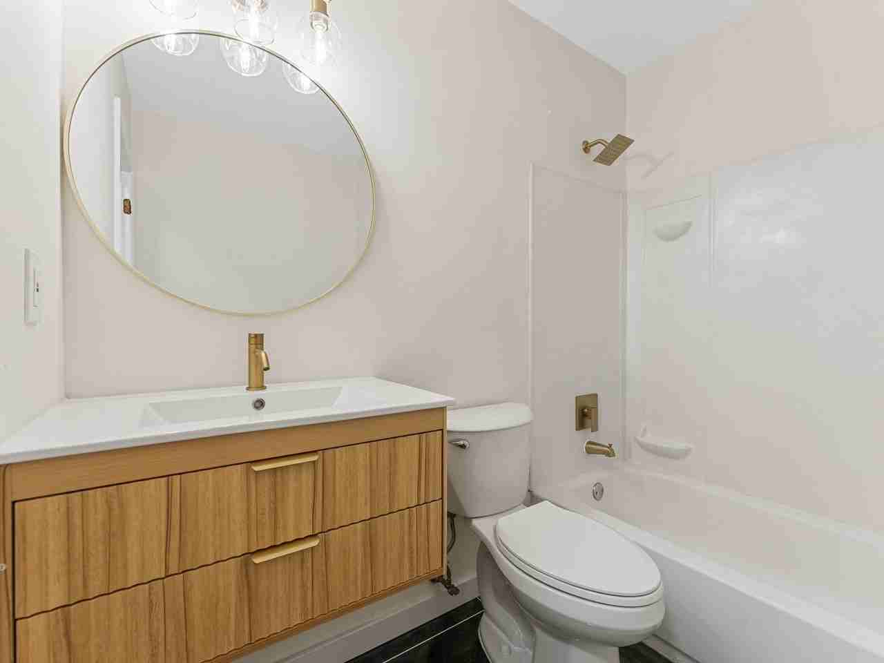 7 Andrea Dr - Photo 4 of 30