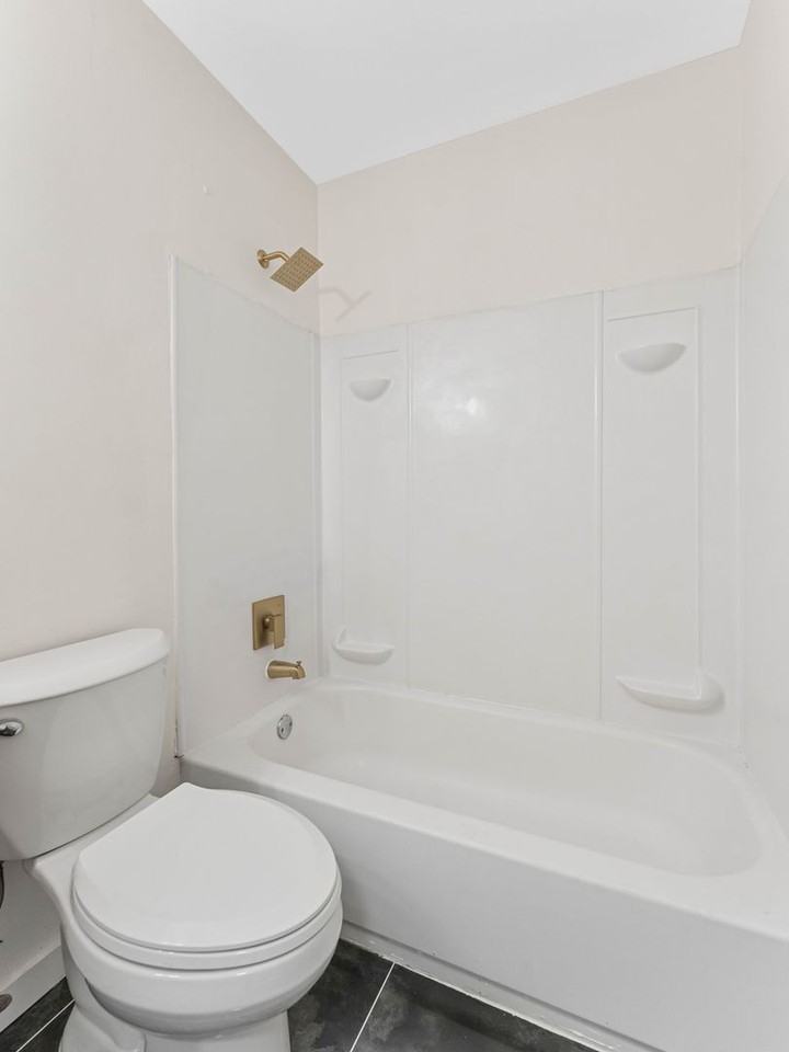 7 Andrea Dr - Photo 5 of 30