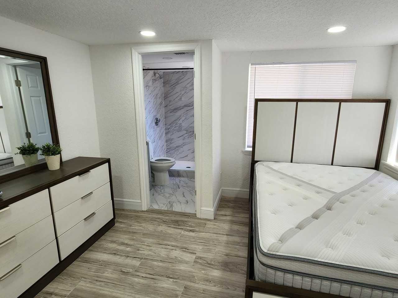 1375 Powers Ave - Photo 5 of 20
