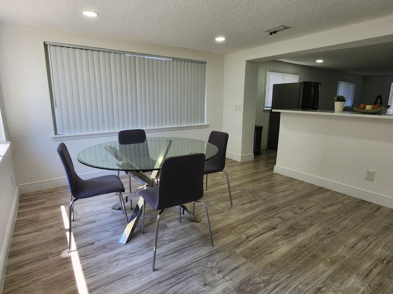 1375 Powers Ave - Photo 7 of 20