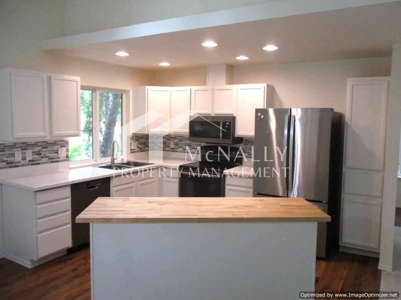 1166 Leschi Dr - Photo 3 of 20