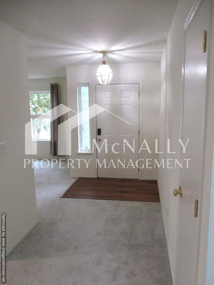 1166 Leschi Dr - Photo 7 of 20