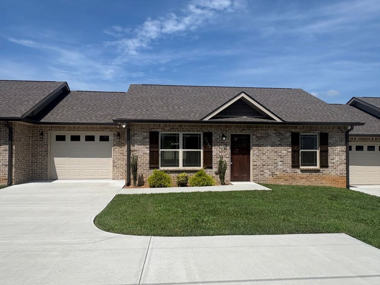 1505 Green Ln - Photo 2 of 22