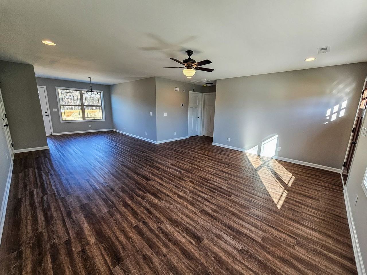 1507 Green Ln - Photo 5 of 22