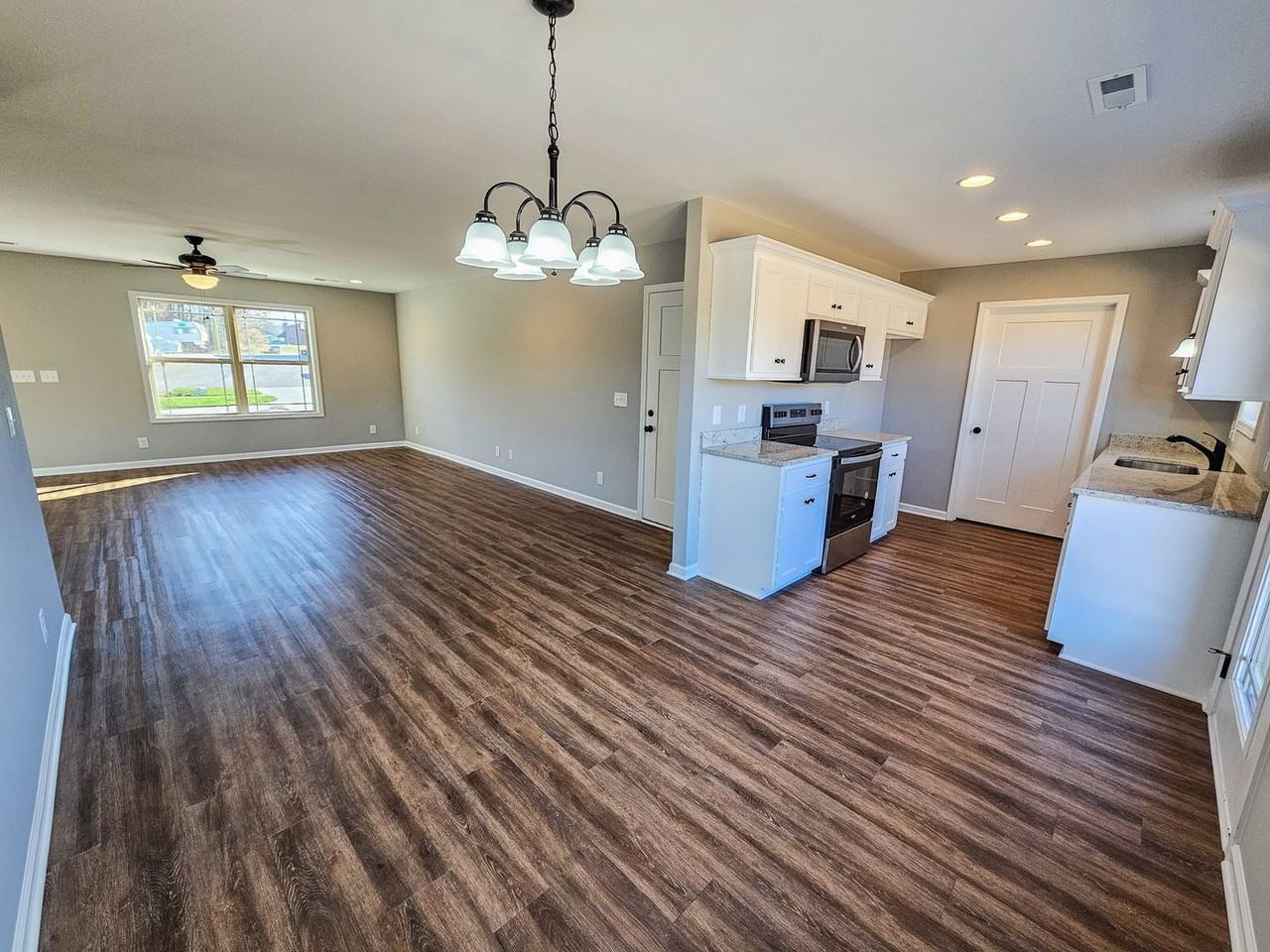 1507 Green Ln - Photo 6 of 22