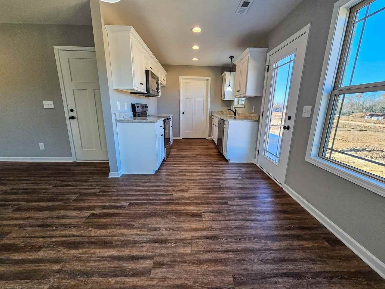 1507 Green Ln - Photo 7 of 22