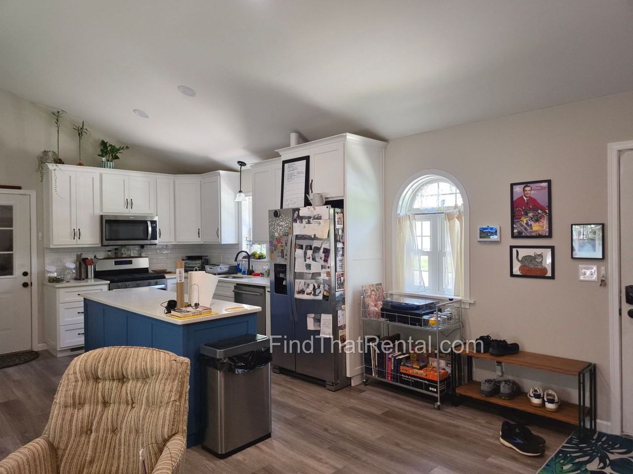 158 B St - Photo 4 of 34