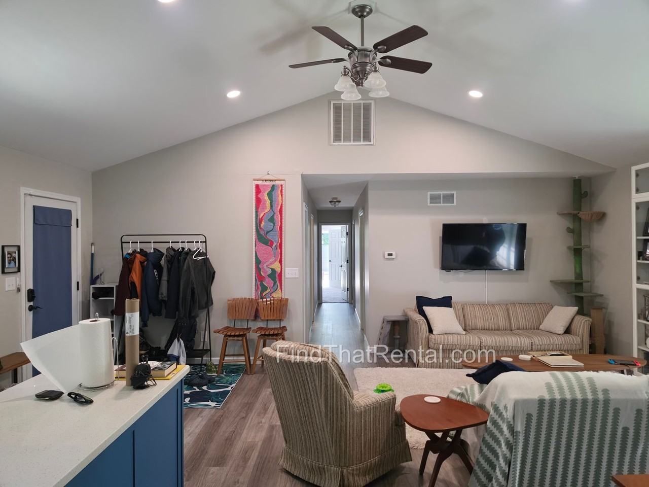 158 B St - Photo 5 of 34