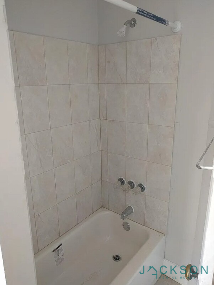1434 N Felton St - Photo 4 of 9