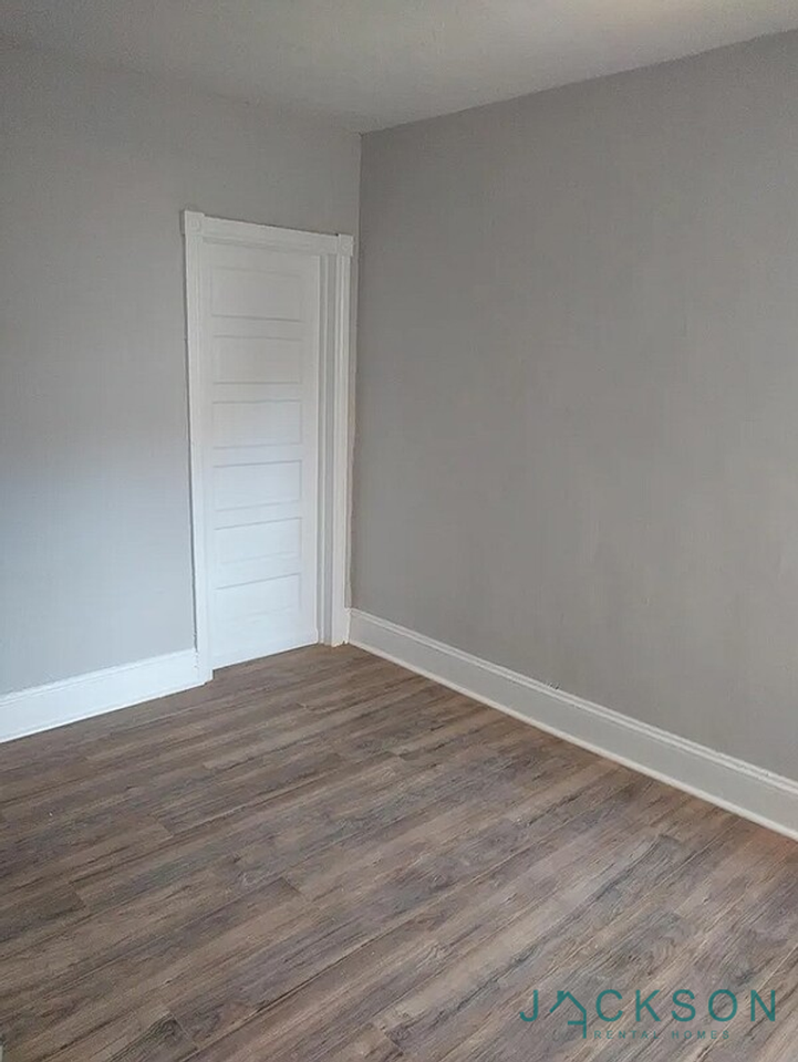 1434 N Felton St - Photo 6 of 9