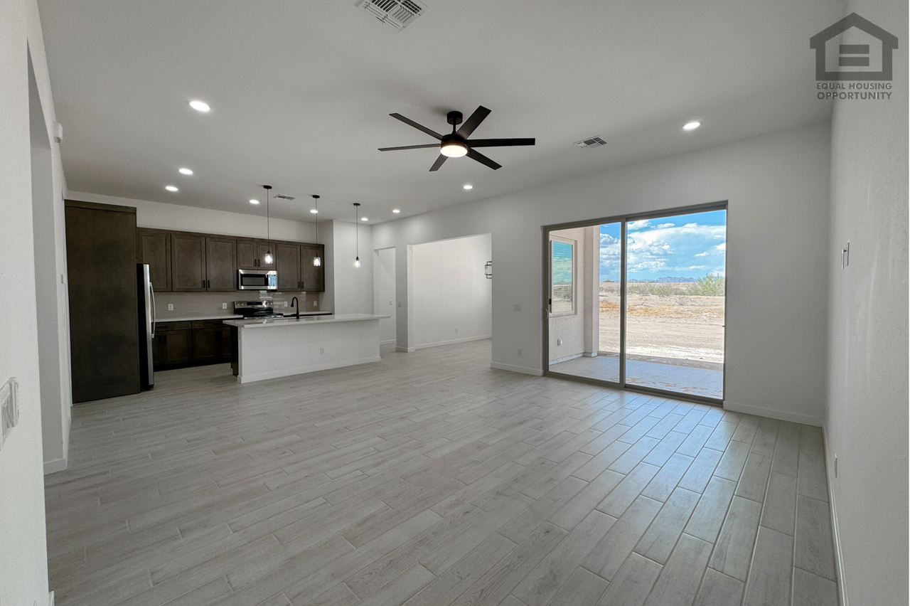 18116 W Morning Vista Ln - Photo 3 of 34