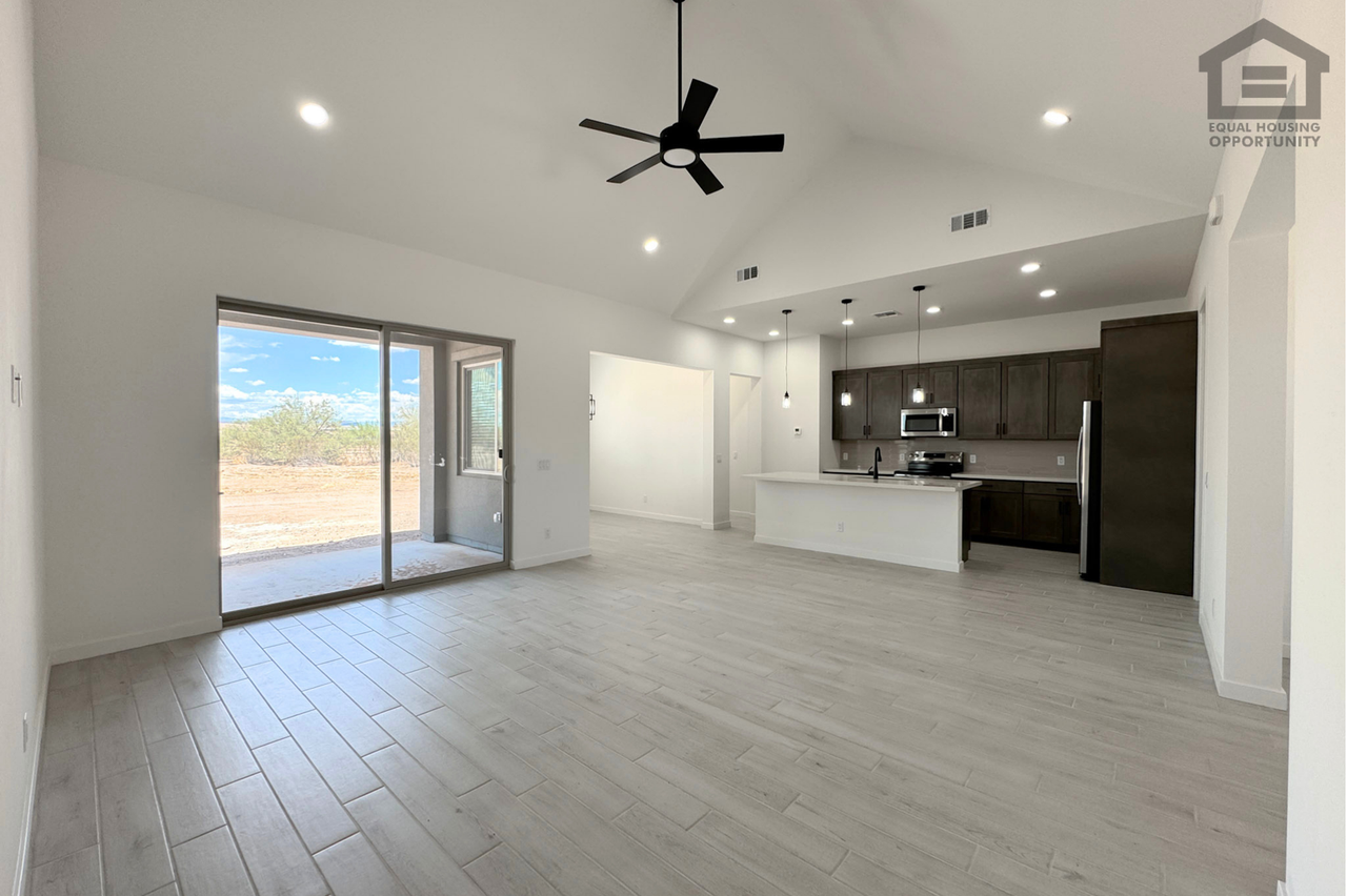 18108 W Morning Vista Ln - Photo 3 of 37
