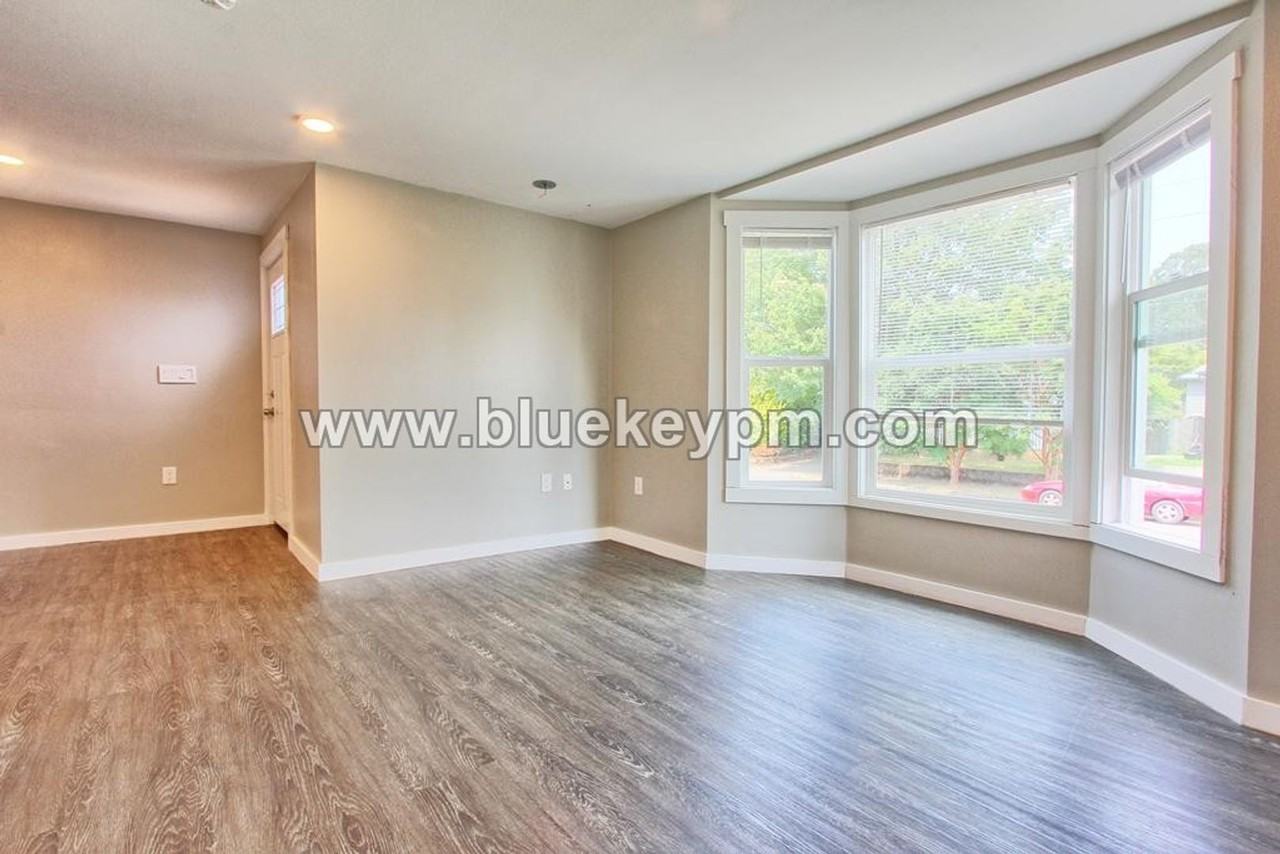 1614 Grant St #1 - Photo 2 of 9