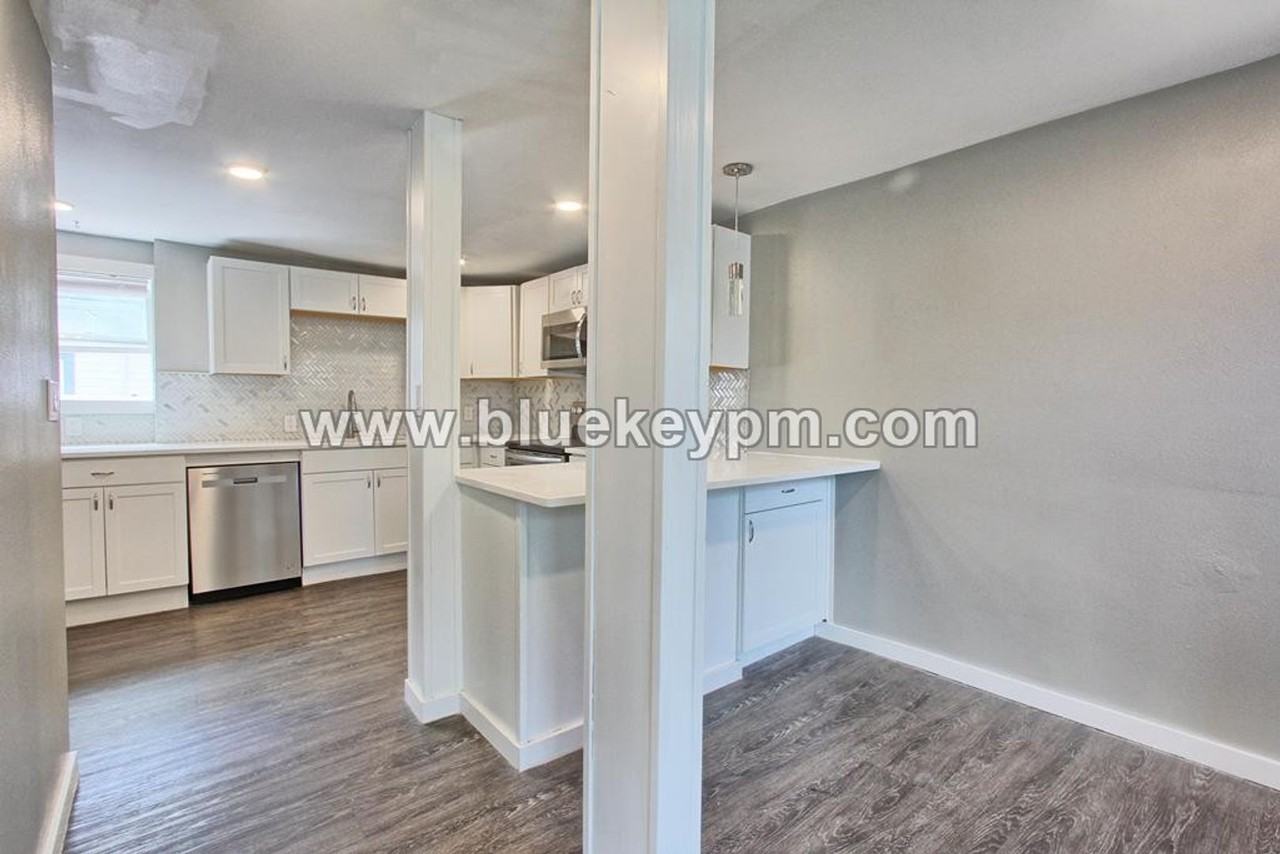 1614 Grant St #1 - Photo 3 of 9