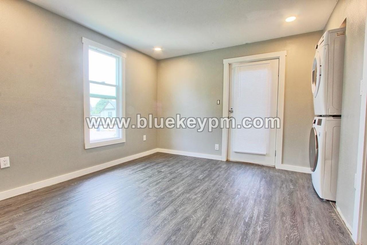 1614 Grant St #1 - Photo 6 of 9