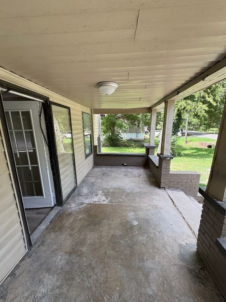 237 11th St - Photo 2 of 16